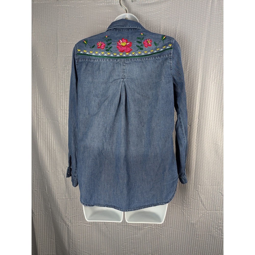 Westbound Embroidered Floral Chambray Denim Button Front Shirt Women Medium Boho - Picture 7 of 12